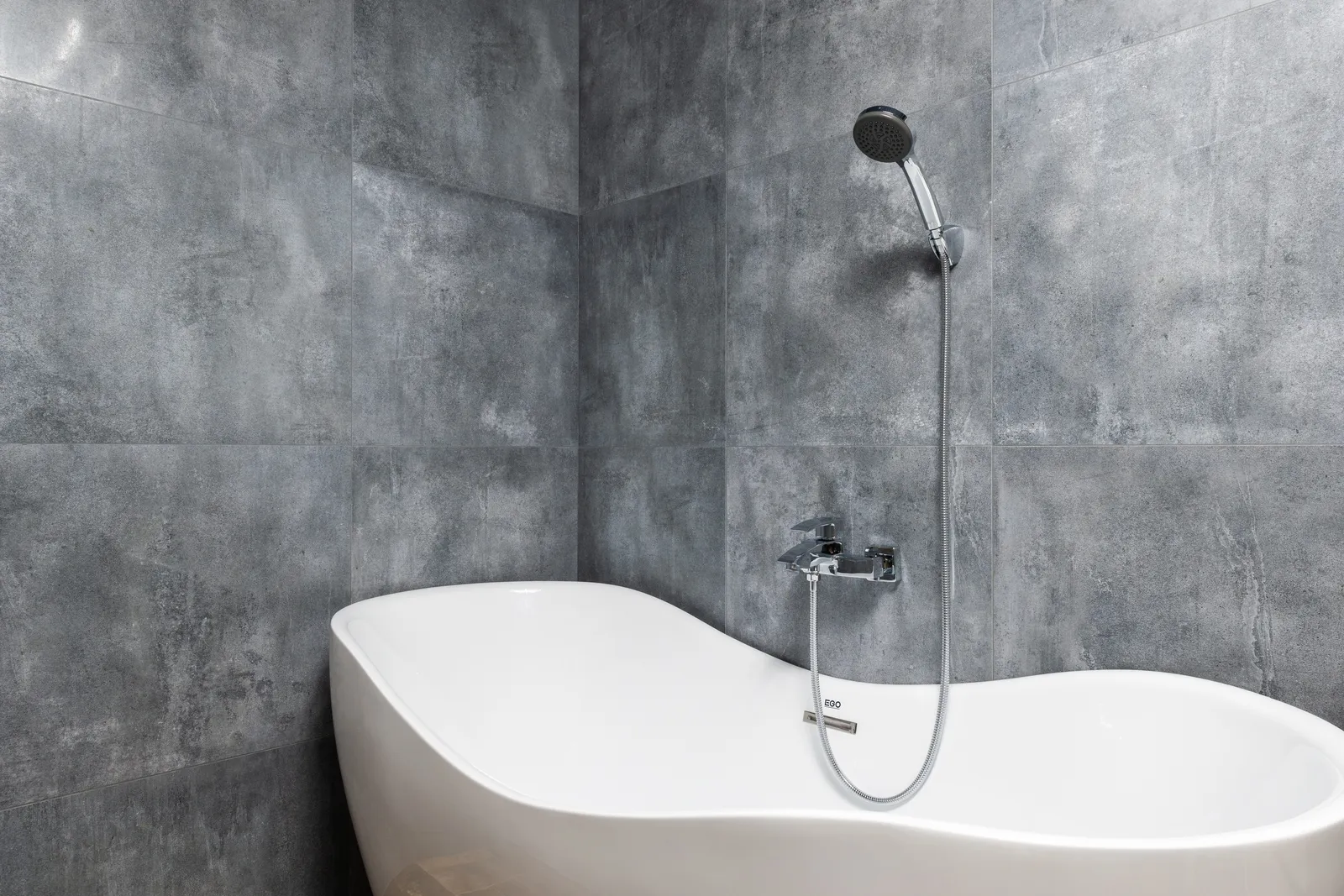 11 tips om je kleine badkamer groter te laten lijken