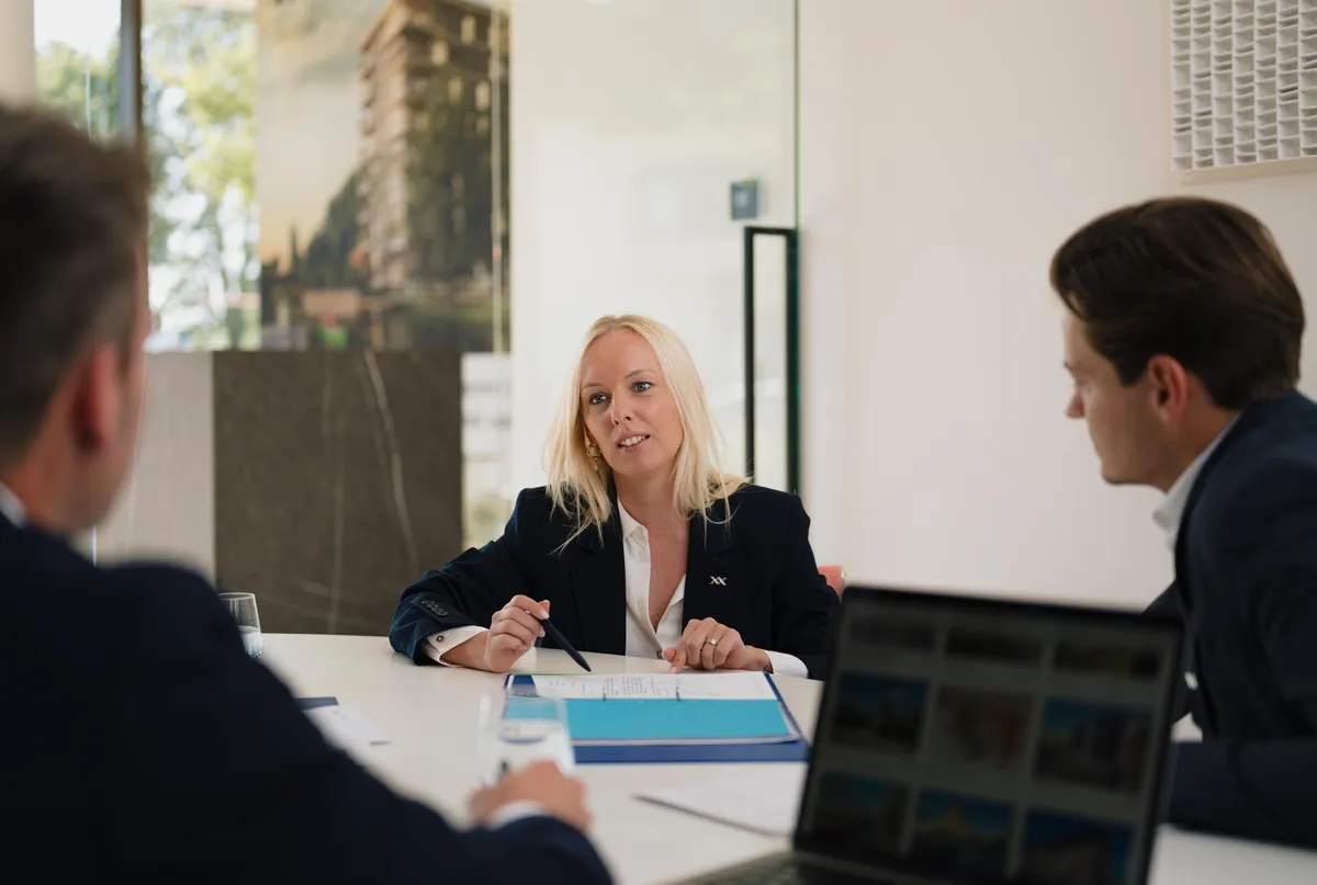 Kopen op plan in België: wanneer verkoop je best je huidige woning?