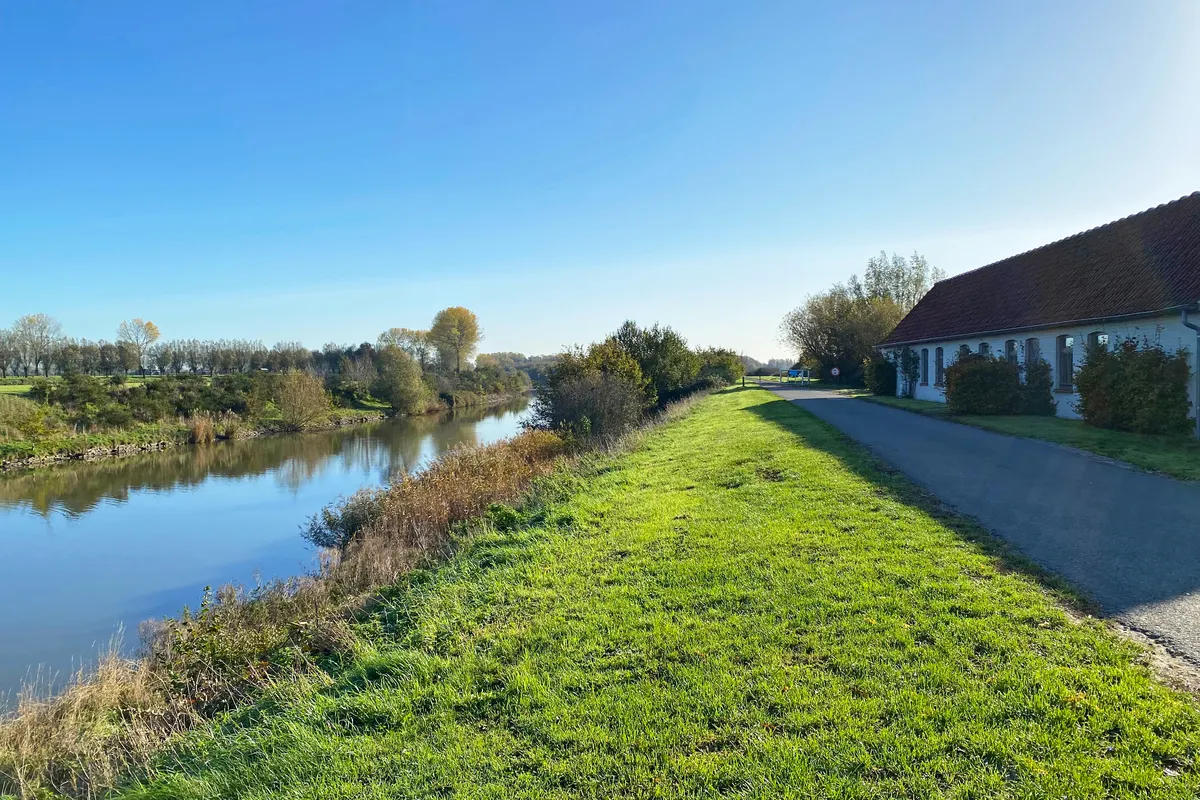 Jaagpad langs het kanaal Gent-Brugge