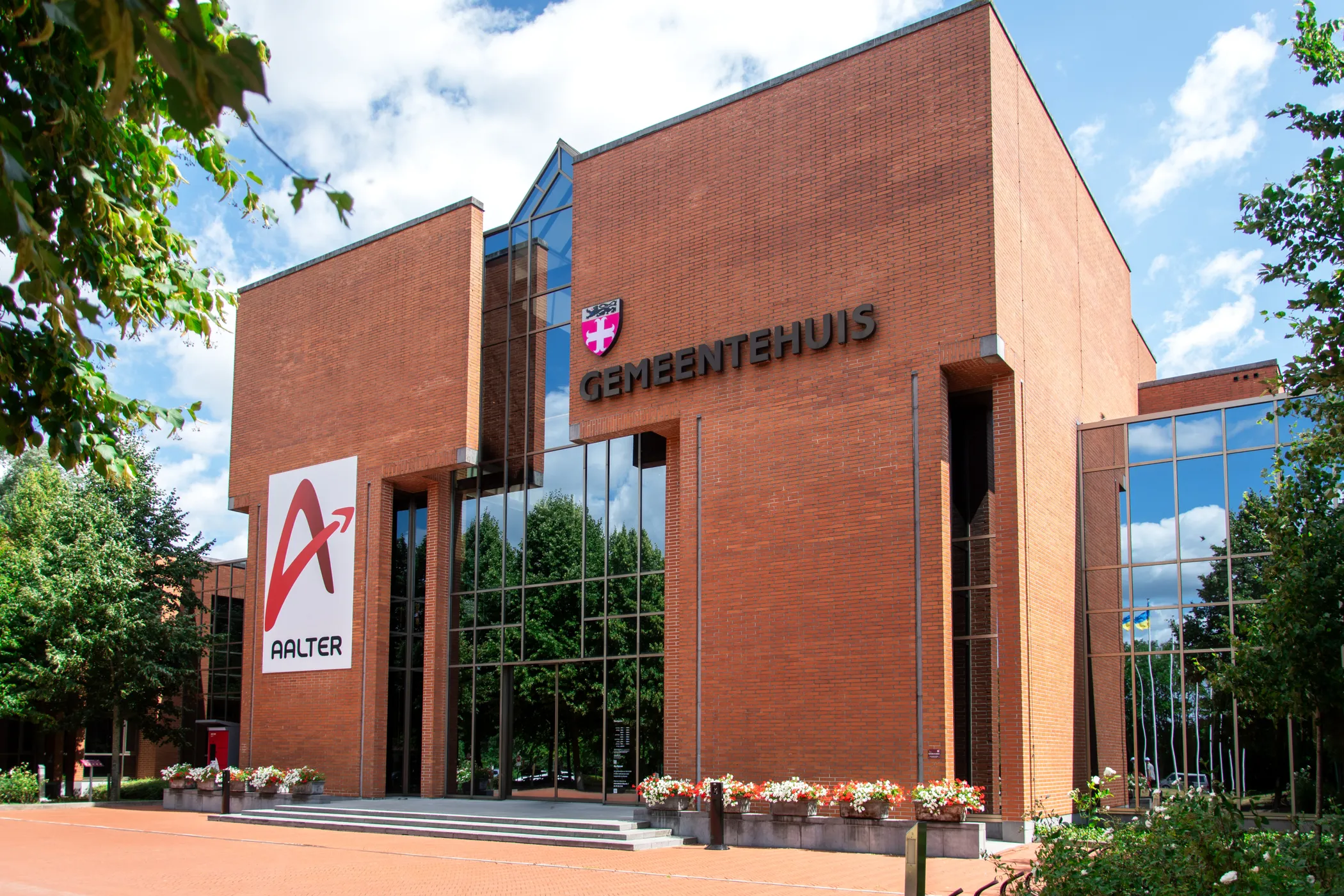 Aalter: landelijke gemeente met groene omgeving, cultuur, lokale winkels, horeca en moderne woonwijken