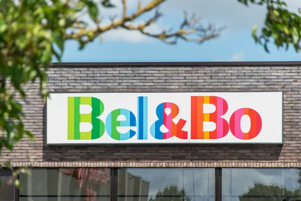 Aalter: landelijke gemeente met groene omgeving, cultuur, lokale winkels, horeca en moderne woonwijken