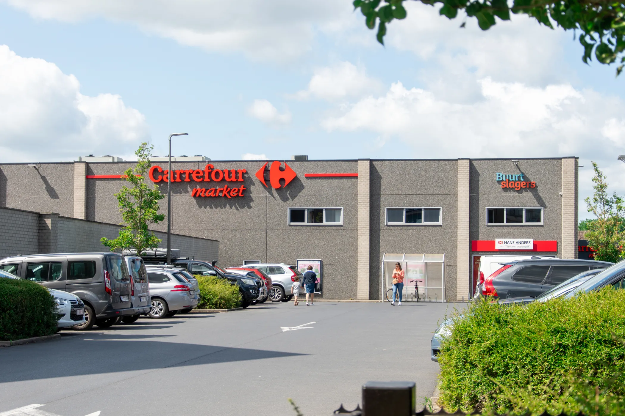 Aalter: landelijke gemeente met groene omgeving, cultuur, lokale winkels, horeca en moderne woonwijken