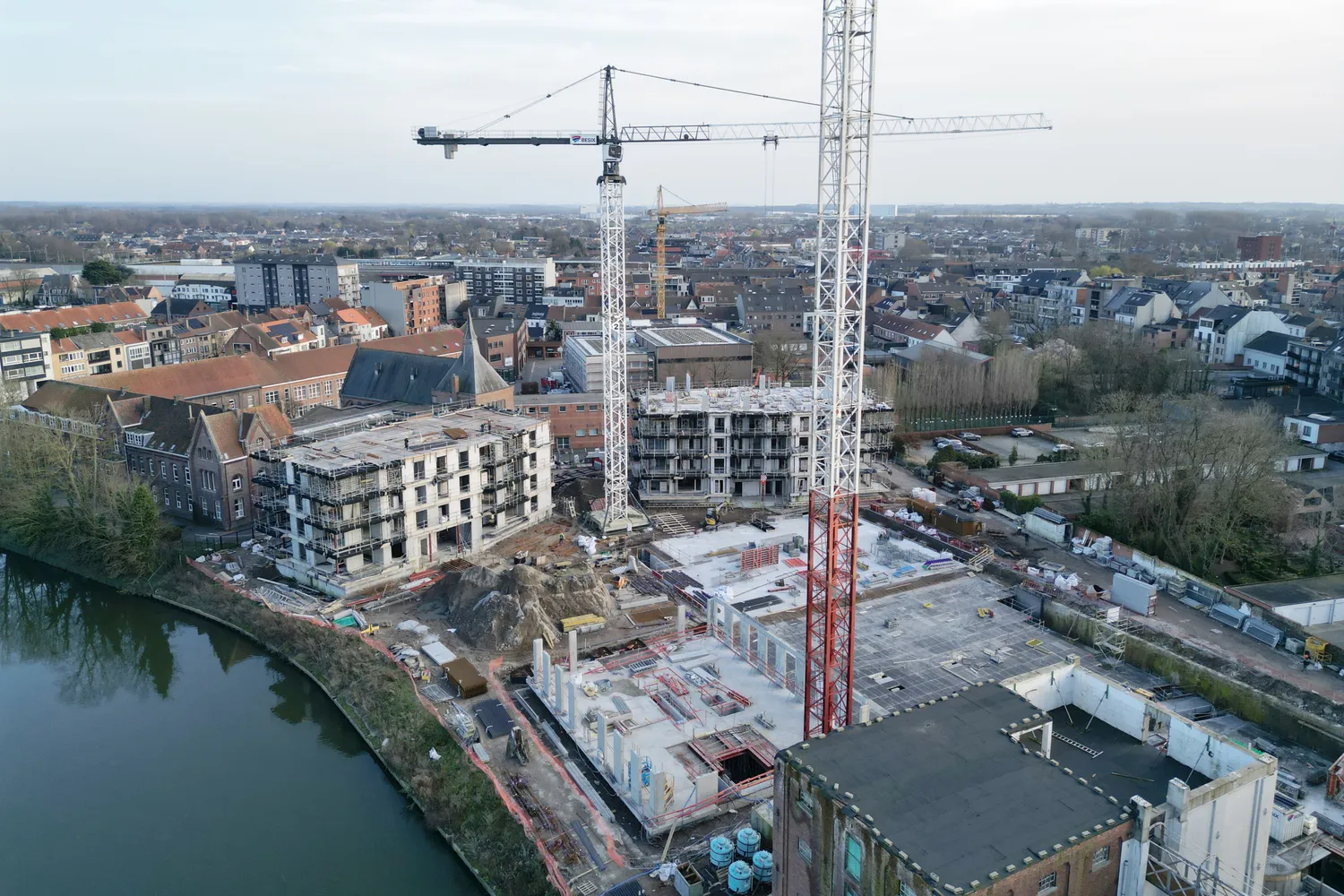 Te koop bij Landbergh appartement te Deinze 1