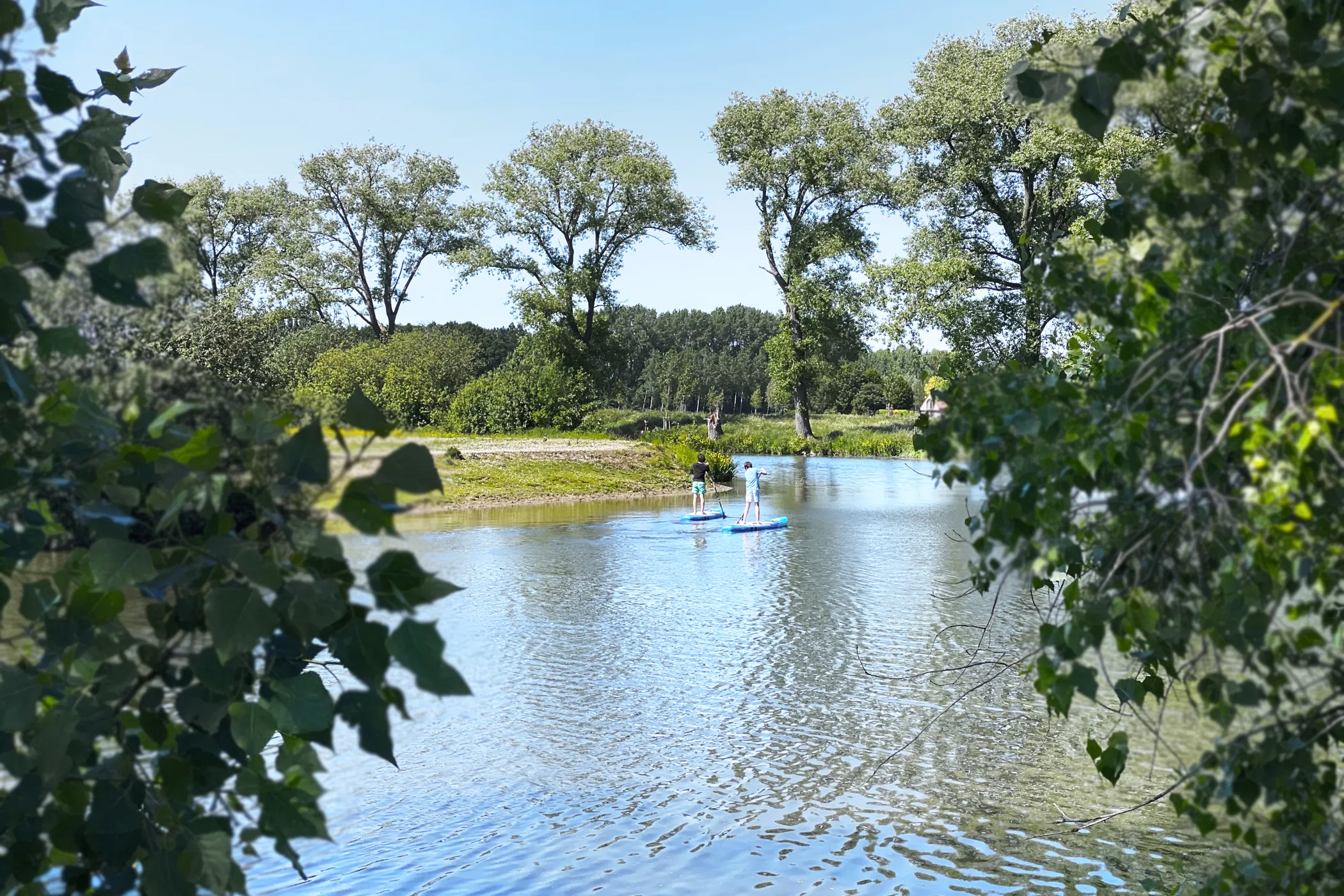 Deinze: historische stad langs de Leie met cultuur en groene parken