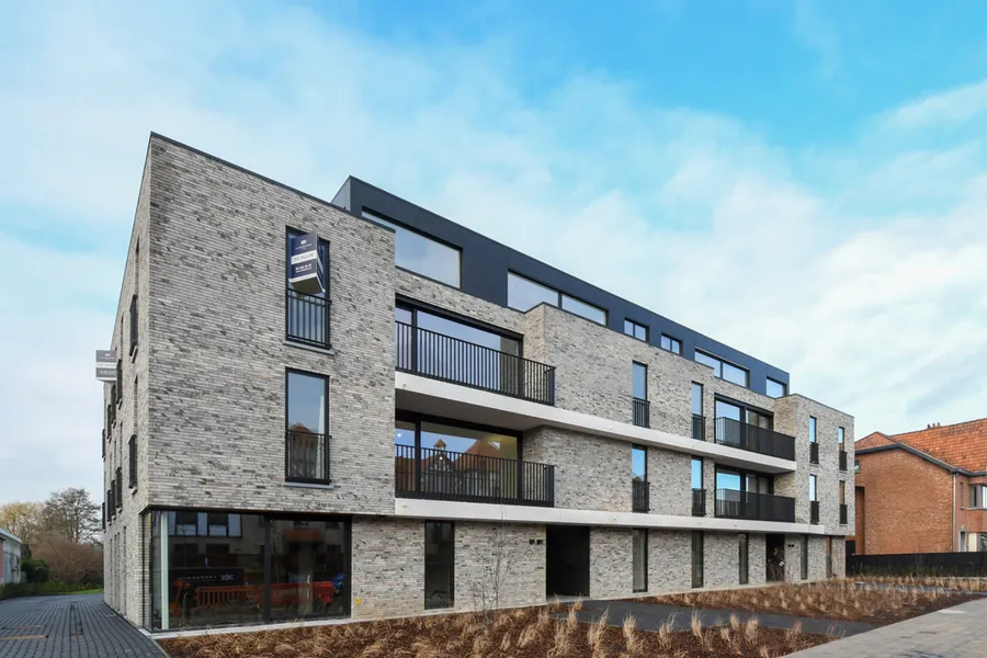 30dbee8b027eb6177306269af980ef3cfb174f779c7ce83633995d73e8127895