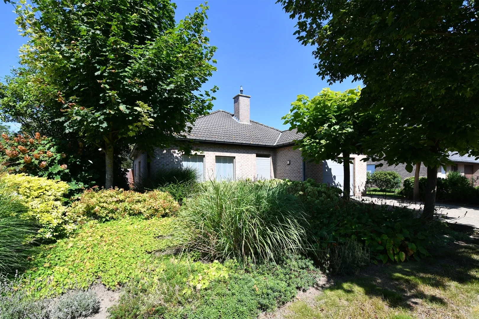 87e439dbd041df340cbde52085a3366ba37e13bd3d2ef482dc24f2a88b06815d