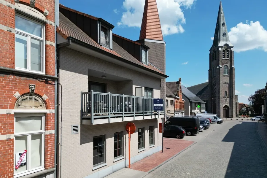 F97aaba36a66c6e82f99a281b15f22983f9799f2e37422b549222c26b33701eb