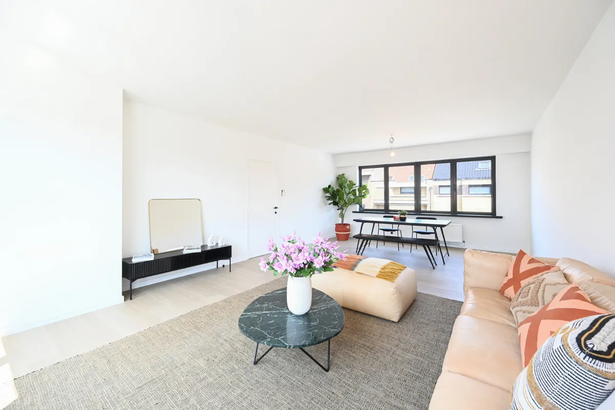 624dc916b9bea5d5cc851264b4ceb3b950065d671a6e4c606cde4a0bd5bb2bd8