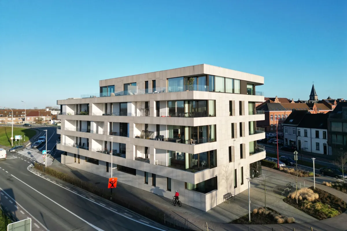 B9bdf1994ec333359f27beec4e40af52bfff348446dea9a36281998782e1014e