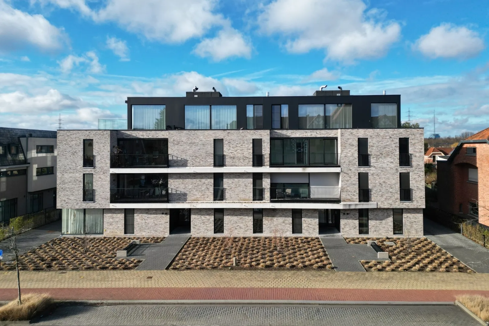 79161f5856ae4facb09ae43d425c640a37c7468aa23cdf47a05185b3e5a104bc