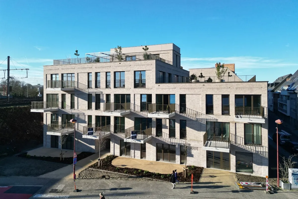 D0f7f790997fff798b40c4a83864d2b3223c1c4bc80dddb76373be01c5c63552