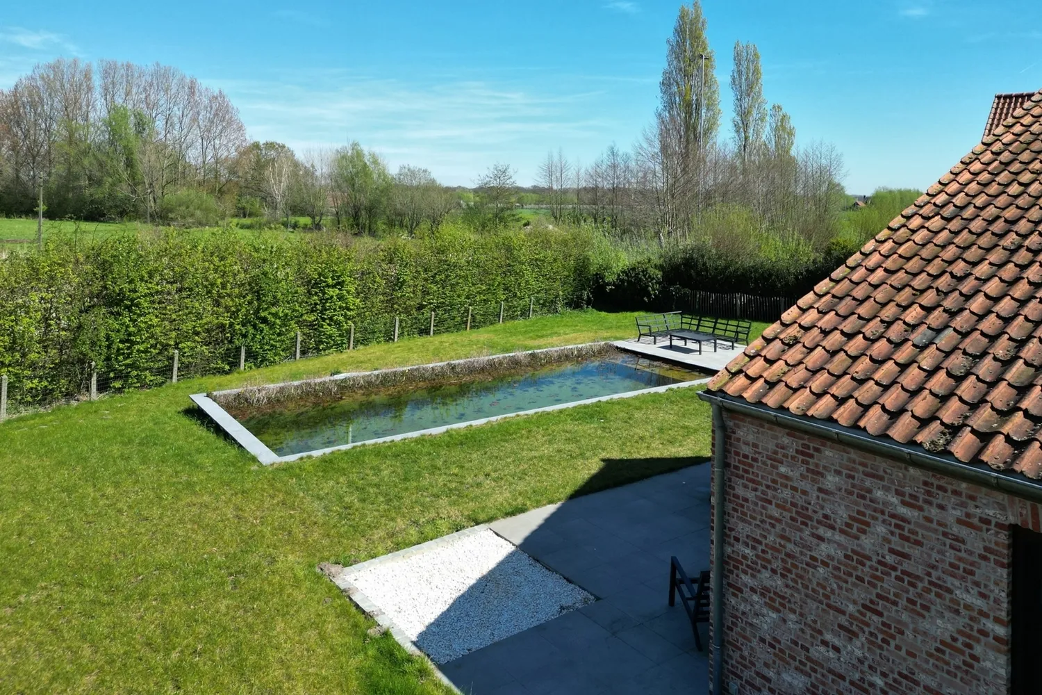 F4084c3a3a02a763f9d7c8ffd67c4668469197945bfc1160dd5cef2cf5e78581